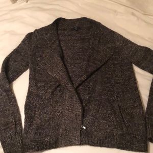 Grey SUPER comfy sweater. Size M - cross zipper.